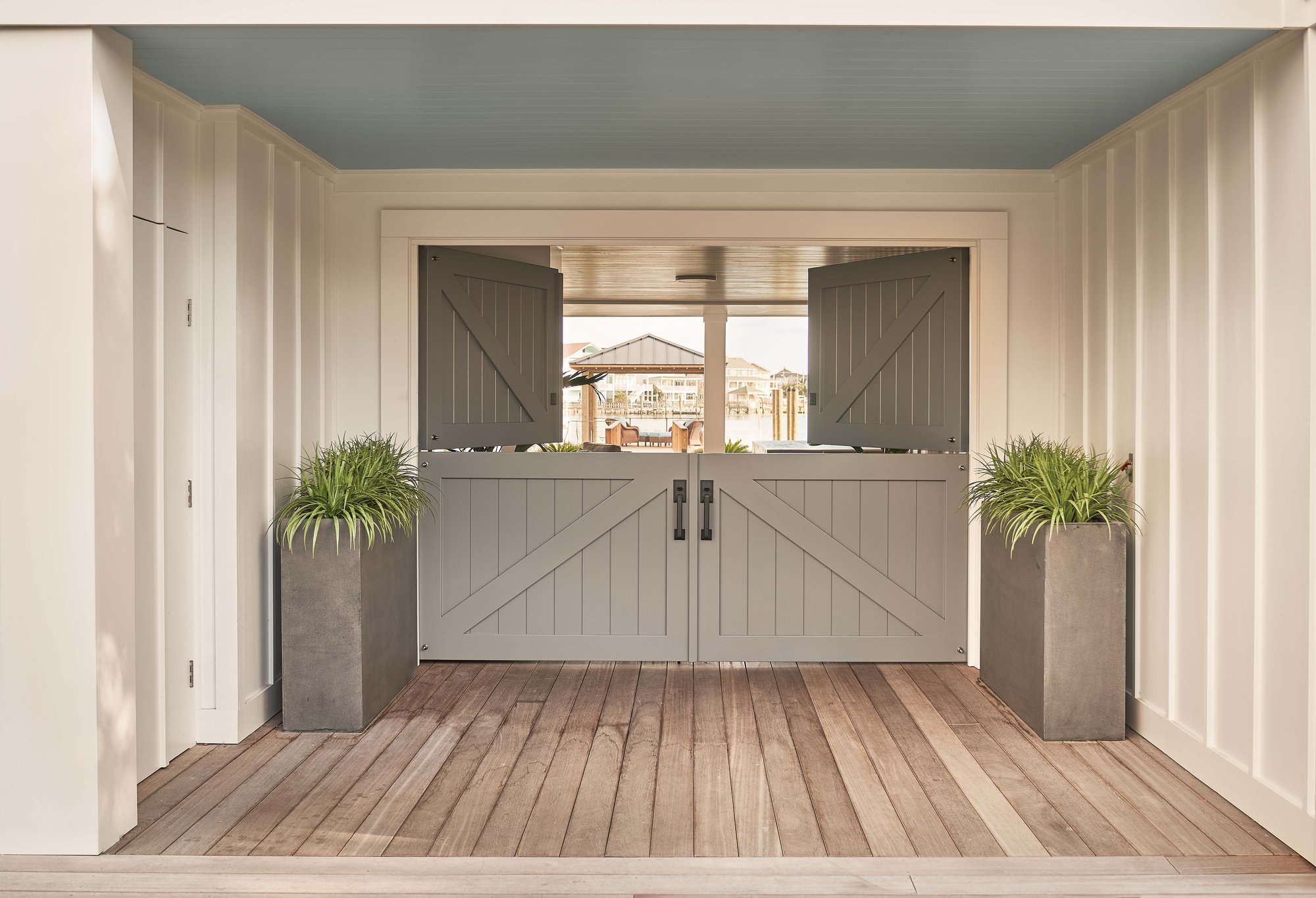 Building a Coastal Home That Can Withstand the Elements cover