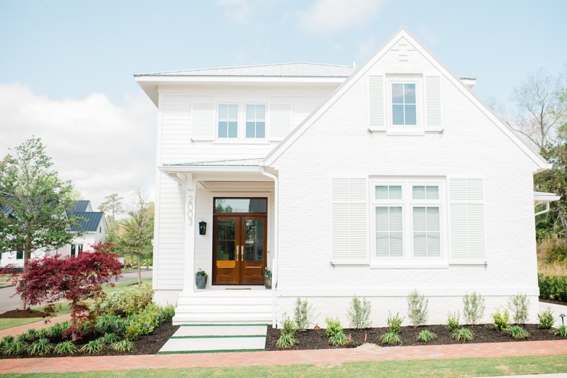 When it comes to custom home designs, you can never go wrong with white.