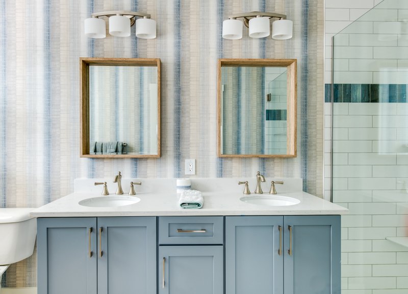 When renovating old houses, the challenge lies in improving comfort and functionality while protecting the features that define the home’s character.