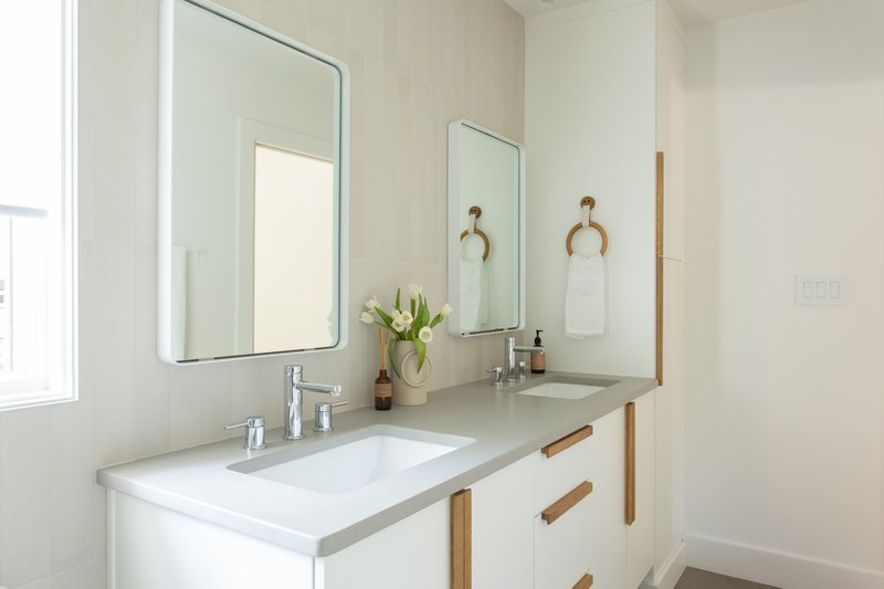 For homeowners renovating bathrooms, improving organization and usability often becomes a top priority. 